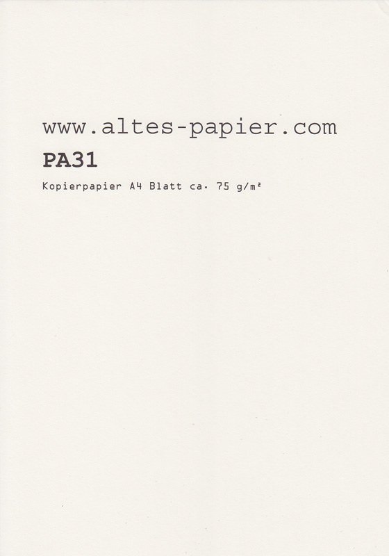 leicht vegilbtes A4 Kopierpapier Blatt PA31