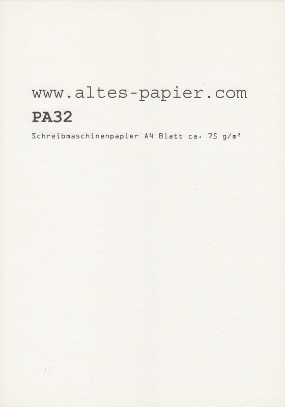 altes Schreibmaschinenpapier A4 Blatt PA32